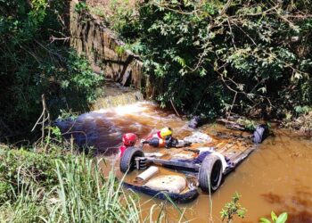 Formiguense é encontrado em carro submerso em rio em São Tomé das Letras