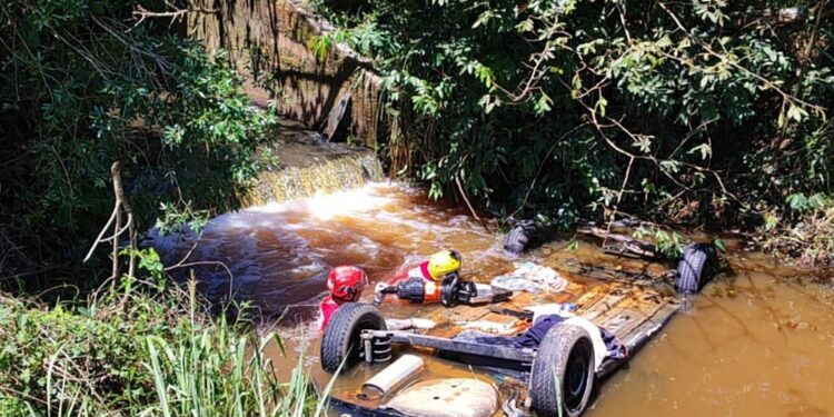 Formiguense é encontrado em carro submerso em rio em São Tomé das Letras