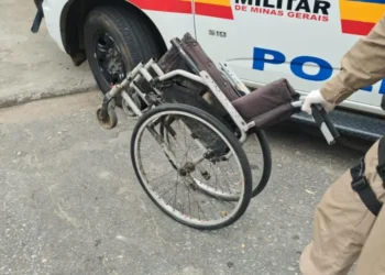 ‘Cadeirante’ pula muro de residência para roubar fios de cobre em Governador Valadares