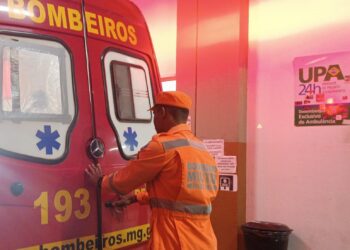 Homem tem mal súbito, sofre queda e é socorrido pelos bombeiros no bairro Santa Luzia