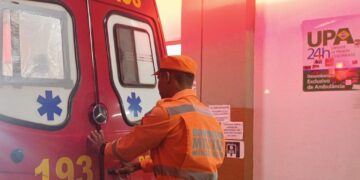 Homem tem mal súbito, sofre queda e é socorrido pelos bombeiros no bairro Santa Luzia