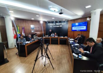 Câmara aprova projetos para merenda escolar, revisão salarial e organização administrativa