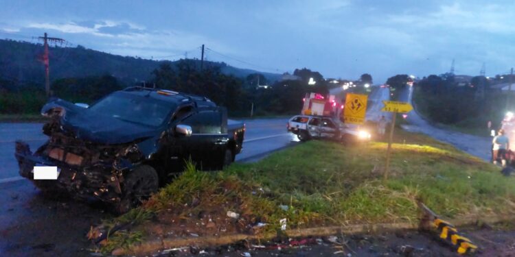 Bombeiros divulgam detalhes de acidente na MG-050 que deixou quatro pessoas feridas em Formiga