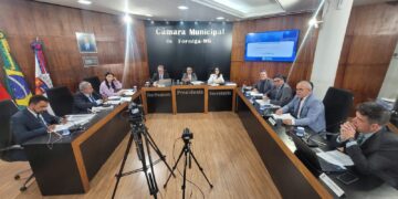 Câmara de Formiga aprova projetos nas áreas de habitação, assistência social, segurança e saúde pública