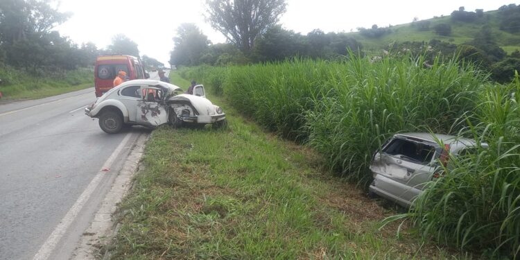 Fomiga: bombeiros divulgam detalhes sobre colisão traseira na MG-050 que resultou em vítima ferida