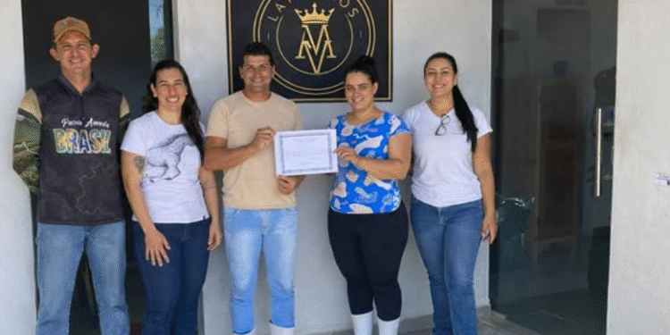 Pains: estabelecimento vistoriado pelo Consórcio CICANASTRA recebe o 1º Registro Definitivo do SIM