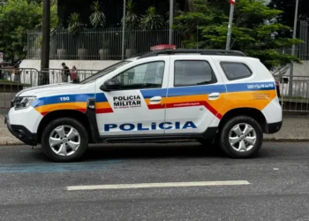 Idoso é preso após atropelar trabalhador de limpeza pública em Arcos