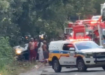 Capotamento de van deixa cerca de 10 feridos em Conceição do Pará
