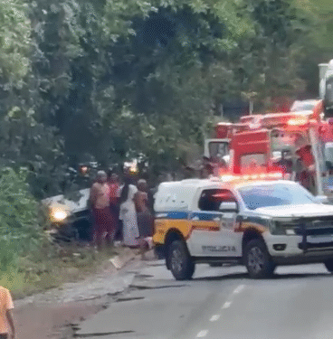 Capotamento de van deixa cerca de 10 feridos em Conceição do Pará