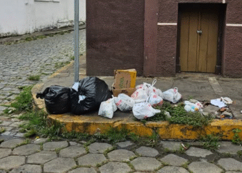 Prefeitura de Formiga orienta população a respeitar horários da coleta de lixo