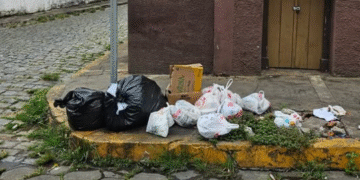 Prefeitura de Formiga orienta população a respeitar horários da coleta de lixo