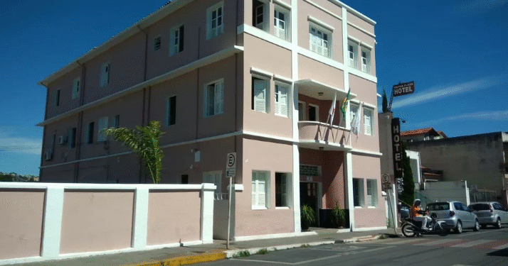 Após questionamentos, Prefeitura emite nota sobre suspensão de aulas na rede municipal na próxima semana