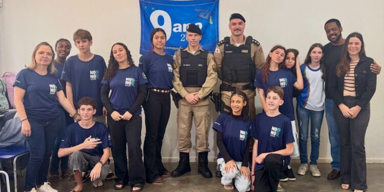 PM promove ação contra o bullying e as drogas em escola municipal de Arcos