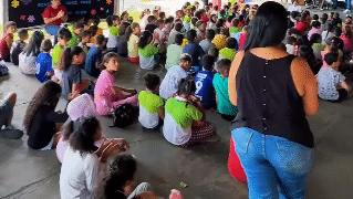 Escola de Música encerra homenagens ao Dia da Mulher com apresentação em escola