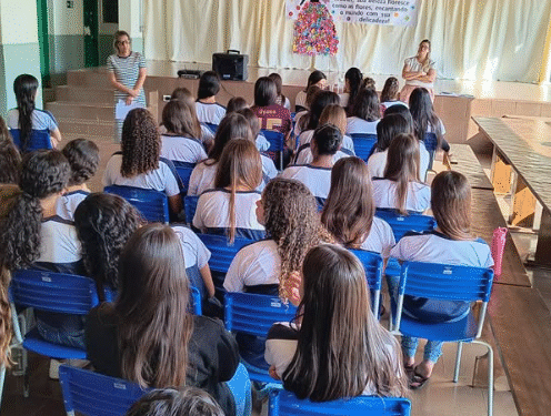 Escola de Córrego Fundo promove ação de saúde e conscientização para alunas