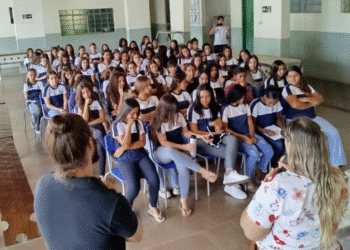 Córrego Fundo: Ação de saúde e conscientização é realizada para alunas do ensino fundamental em escola estadual