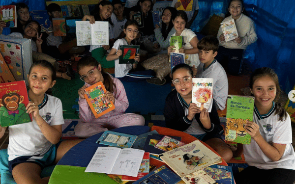 Projeto Semeando Poesia integra gênero textual em escola de Córrego Fundo