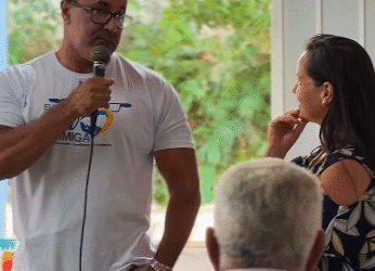 Prefeitura de Formiga orienta idosos sobre agendamento de consultas por aplicativo