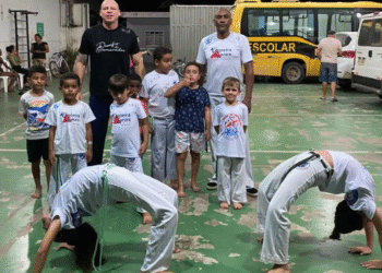 Projeto de capoeira retoma atividades em Córrego Fundo