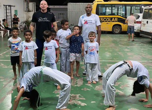 Projeto de capoeira retoma atividades em Córrego Fundo