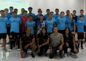 Estudantes de Educação Física ministram palestra para atletas do Geração Esporte em Córrego Fundo