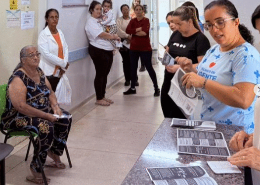 Agentes de Saúde realizam ação educativa sobre prevenção do câncer de colo do útero no PSF Padre Dionísio