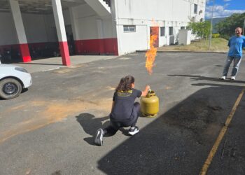 Corpo de Bombeiros de Formiga realiza treinamento de brigada para instituições locais