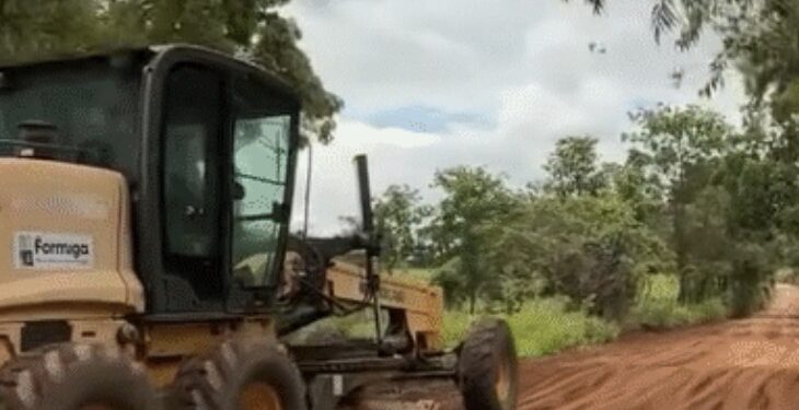 Manutenção de estradas rurais vai atender 12 comunidades de Formiga até o mês de maio