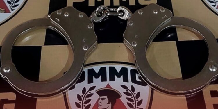 Homem é preso após matar vítima a facadas durante discussão por dívida em Campo Belo