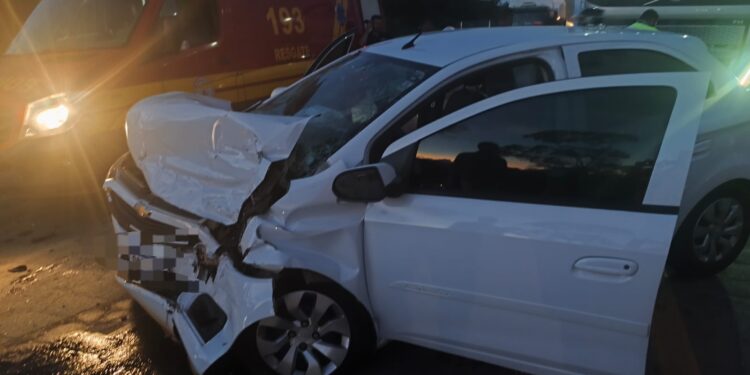 Formiga: acidente na MG-050 foi provocado por mal súbito de motorista, segundo Corpo de Bombeiros