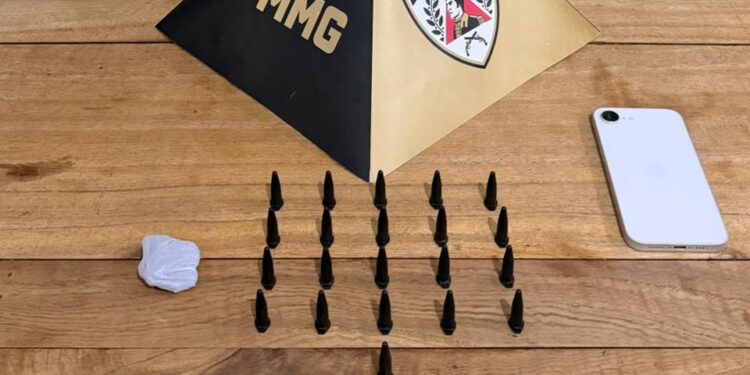 Menor que fugiu de abordagem procura quartel por furto de bicicleta e acaba identificado pela polícia em Bambuí