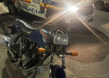 Motociclista é preso após perseguição policial por vários bairros de Arcos