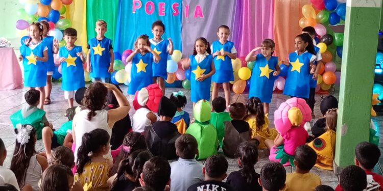 Córrego Fundo: Escola Municipal Rafael José Alves realiza Sarau de Poesias