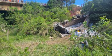 Capotamento na BR-354, em Formiga: entenda como foi o resgate do condutor de 22 anos