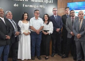 Secretário de Obras detalha ações de reconstrução, destaca entraves burocráticos e recebe cobrança por agilidade dos vereadores