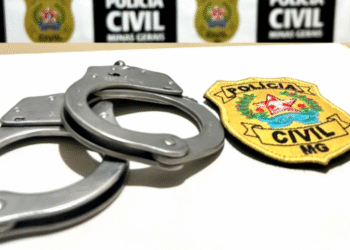 Homem é preso suspeito de fotografar crianças e adolescentes durante evento da Esquadrilha da Fumaça em Divinópolis