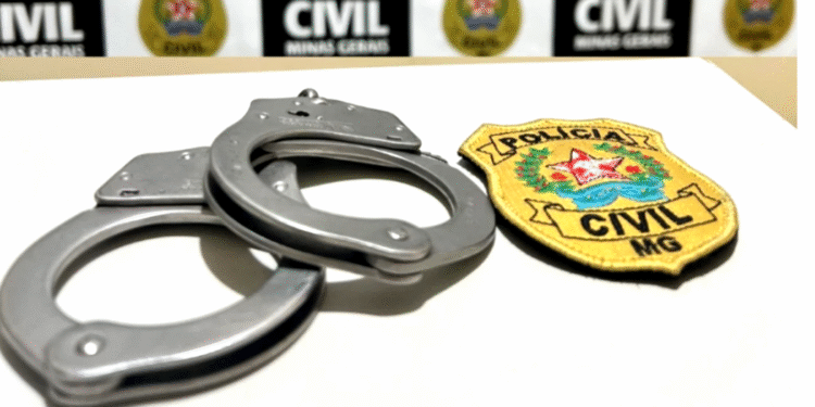 Homem é preso suspeito de fotografar crianças e adolescentes durante evento da Esquadrilha da Fumaça em Divinópolis