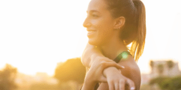 Aulas de alongamento e caminhada no CEU das Artes serão retomadas a partir da próxima segunda-feira, em Formiga