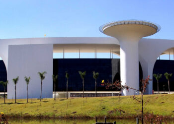 Governo de Minas anuncia recomposição salarial de 5,4% para todo o funcionalismo público do Estado