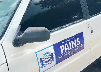 Município de Pains recebe novo veículo para otimizar serviços da Secretaria de Agricultura