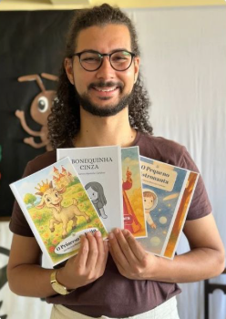 Biblioteca Municipal de Córrego Fundo recebe oficina “Meu Primeiro Livro”