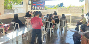 CRAS 1 promove palestra com mãe atípica em alusão ao mês de conscientização sobre o autismo