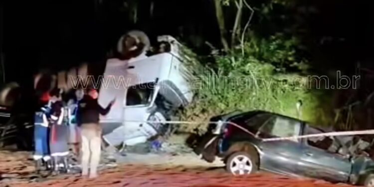 Grave acidente na BR-262 deixa três mortos e dois feridos em Luz