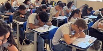 Simulado Enem 2026 mobiliza 400 mil estudantes em mais de 2 mil escolas da rede estadual