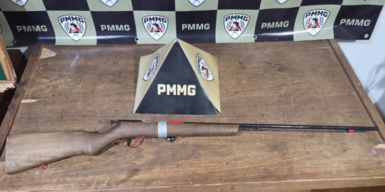 Assalto a supermercado e perseguição policial marcam ocorrências em Arcos no final de semana