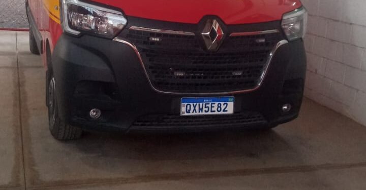 Motociclista fica ferido após colisão com carro no Centro de Arcos