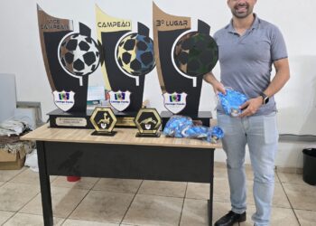 Troféus e medalhas do Campeonato do Trabalhador chegam a Córrego Fundo