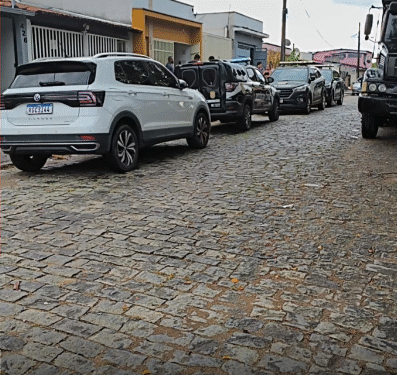 Filho é preso após matar a própria mãe estrangulada durante discussão em Campo Belo