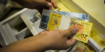 Governo propõe salário mínimo de R$ 1.717 em 2027