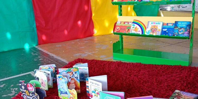 Escola Municipal em Córrego Fundo realiza teatro em homenagem ao Dia Nacional do Livro Infantil